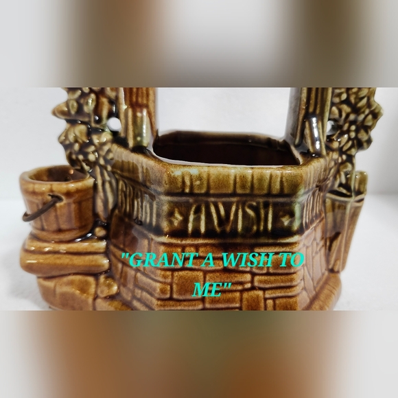 1950's McCoy Wishing Well Indoor Planter! - Picture 10 of 12